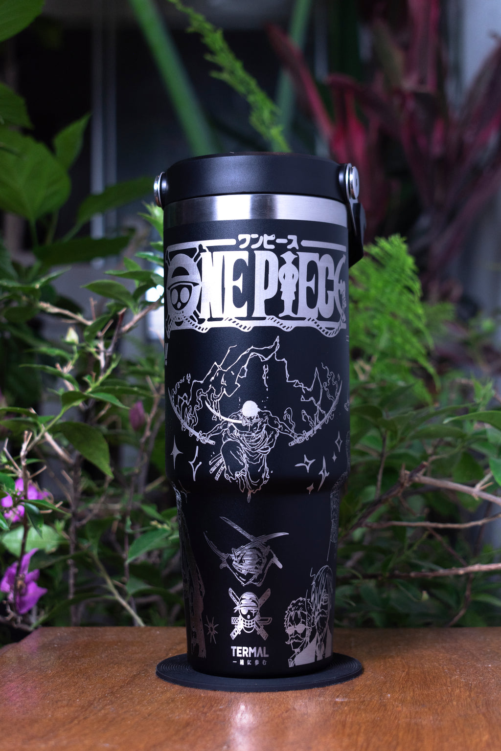 One Piece Zoro Termal Negro (890ml)