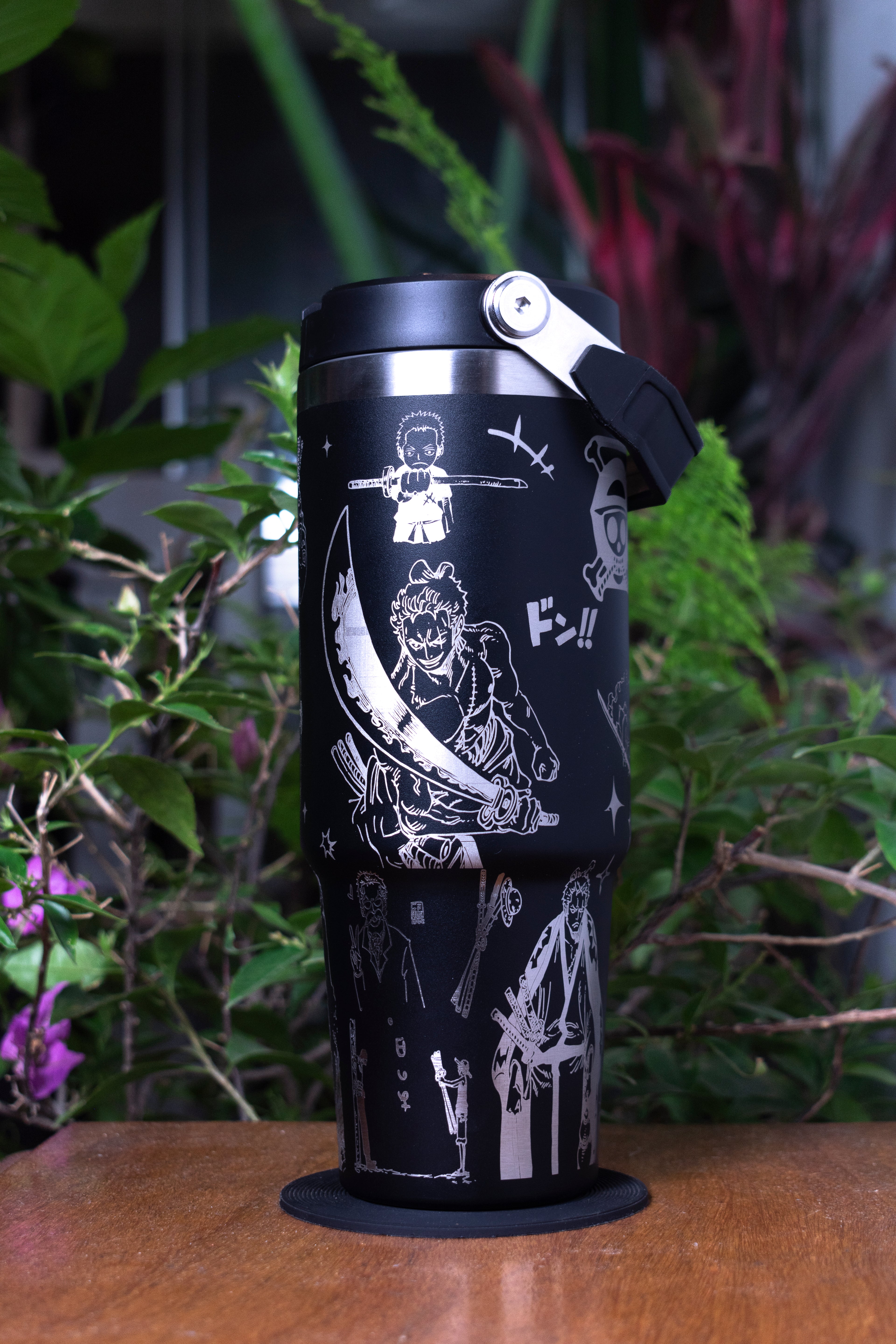One Piece Zoro Termal Negro (890ml)