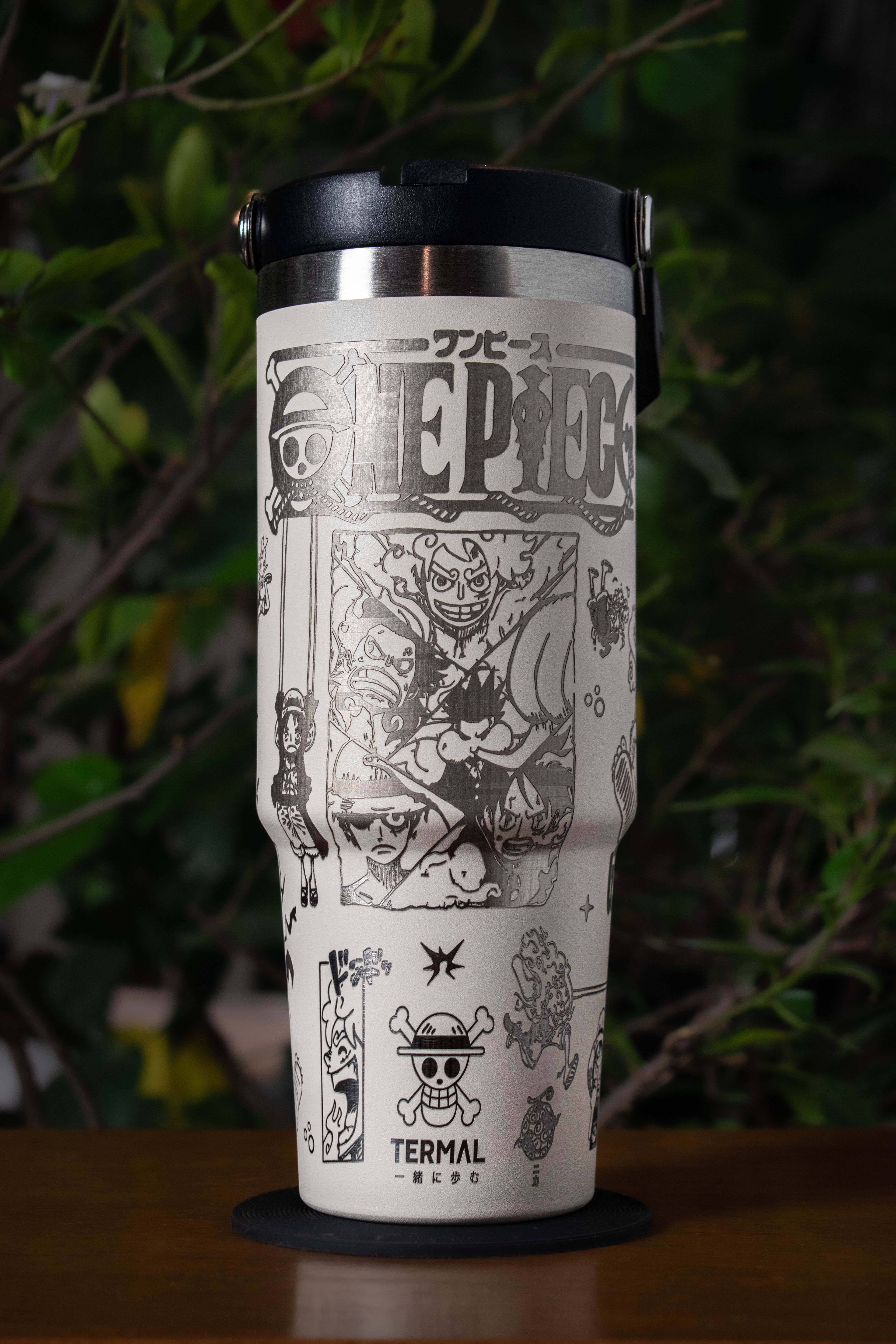 One Piece Luffy Termal Crema (890ml)